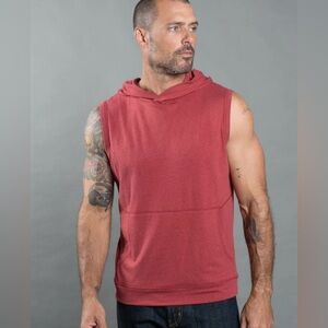 Men’s Carre Burgundy Sleeveless Hoodie With Pockets Size Large NWOT